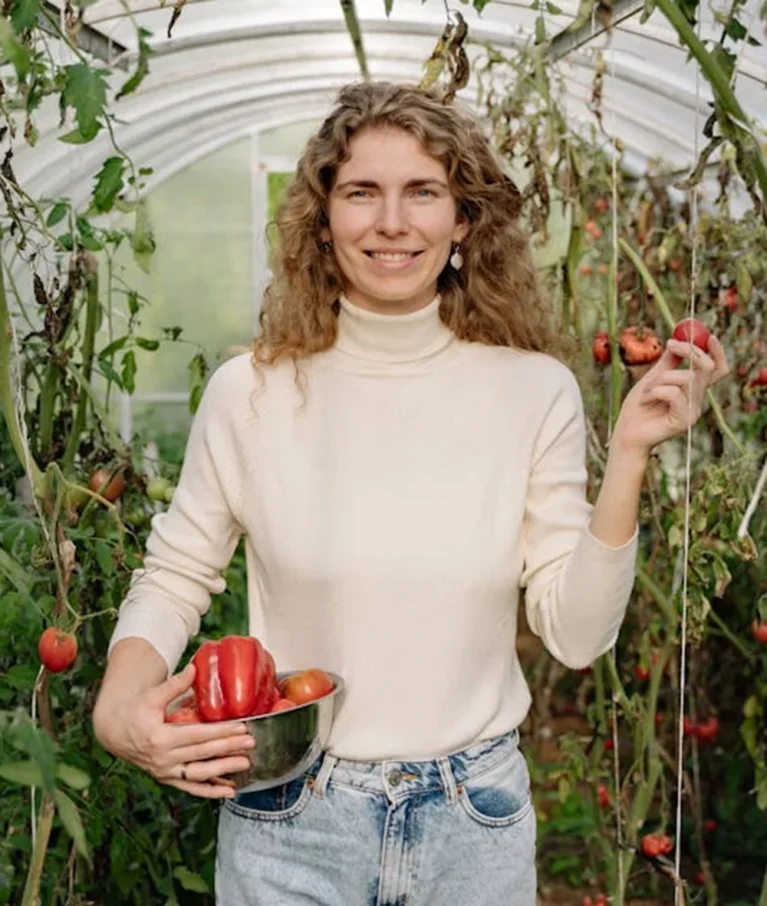 Organic farms avoid toxic inputs, improve soil health, grow clean, sustainable food that supports nature.